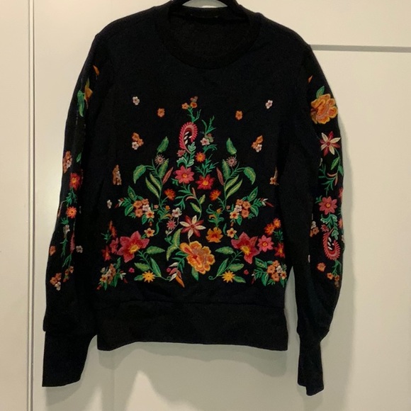 Zara Tops - Puff sleeve sweat shirt